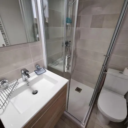 דירה T2 Avec Terrasse Et Jardin Clos A 200m De La - Parking Prive Inclus - Fr-1-71-94 *